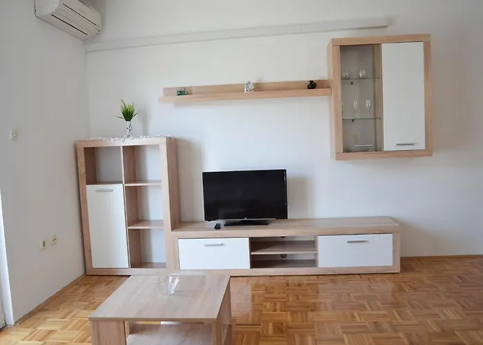 Martin And 3* Gornji Karin