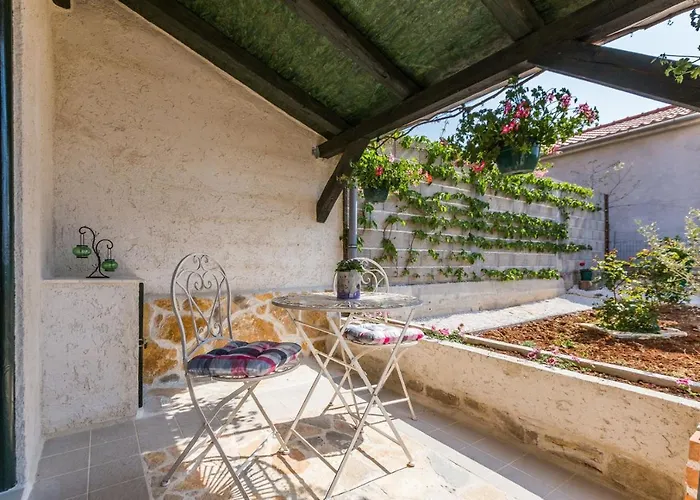 Martin And 3* Gornji Karin